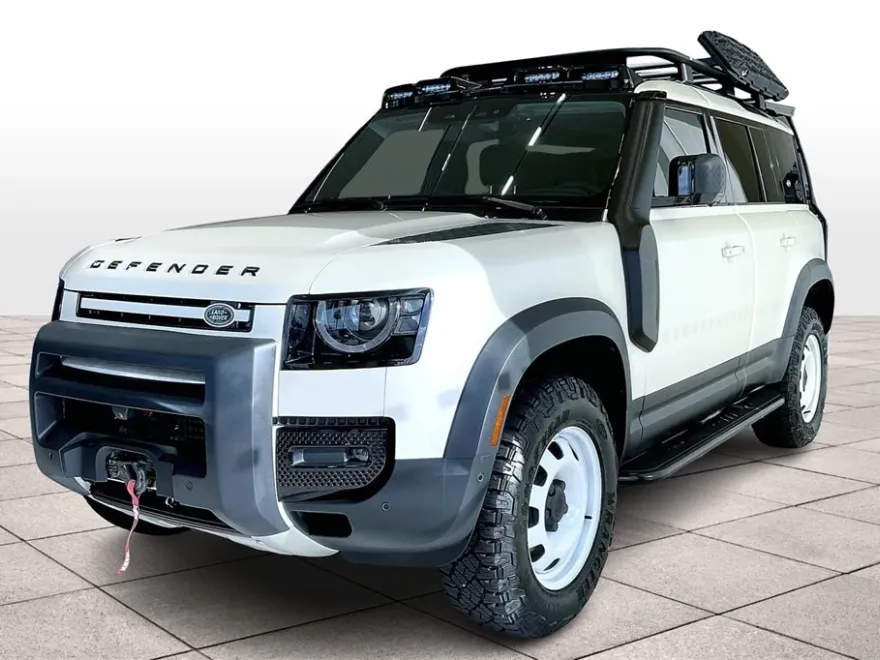 2024 Land Rover Defender 110 S photo 1