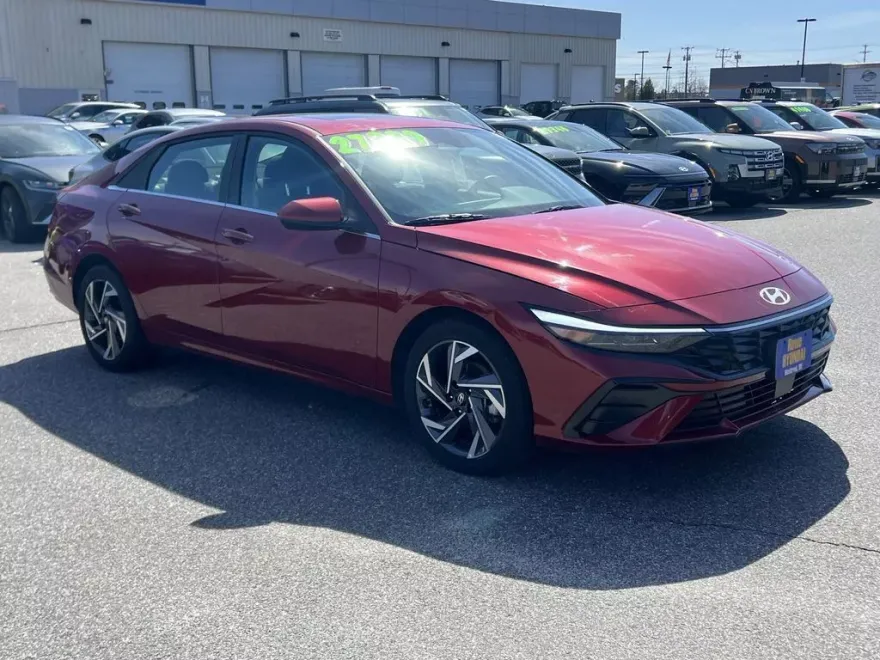 2025 Hyundai Elantra SEL Convenience photo 1