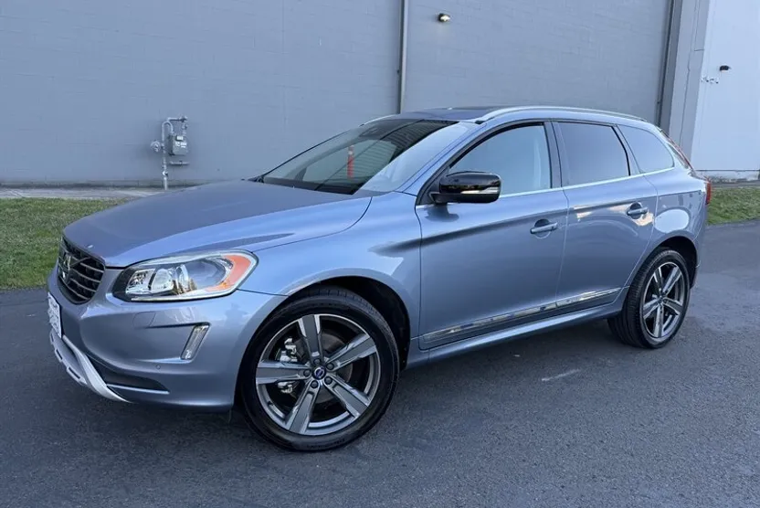 2017 Volvo XC60 T6 Dynamic photo 1