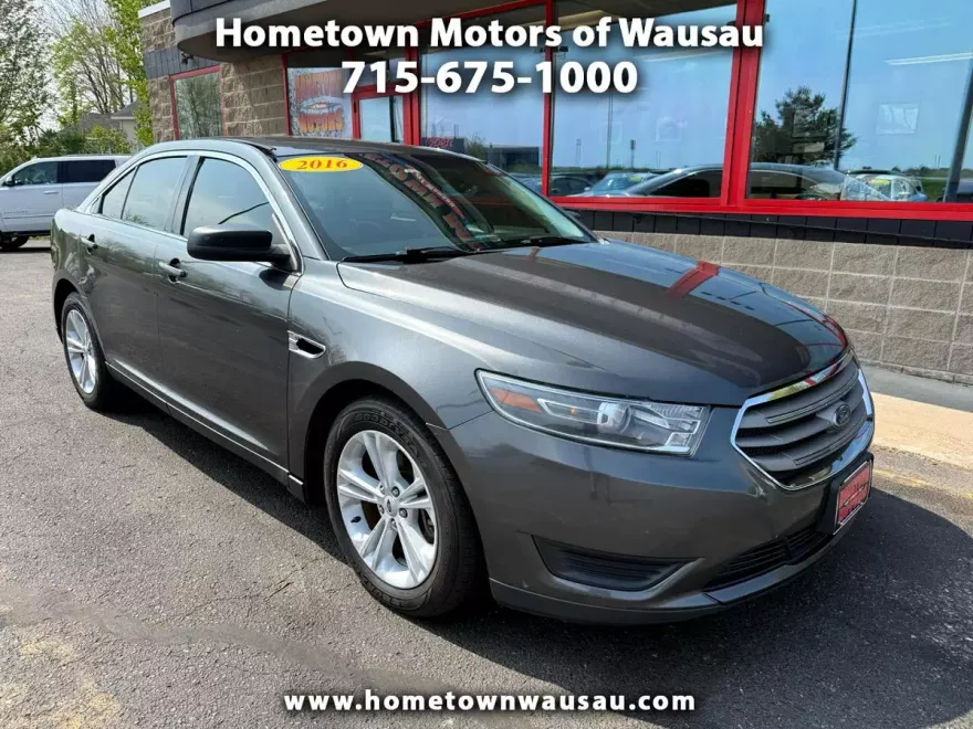 2016 Ford Taurus SE photo 1