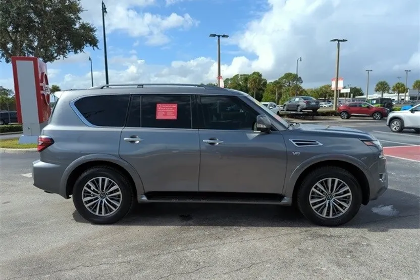 2022 Nissan Armada SV photo 1