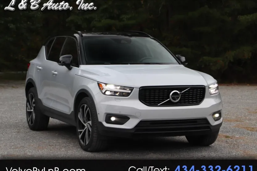 2021 Volvo XC40 T5 R-Design AWD photo 1