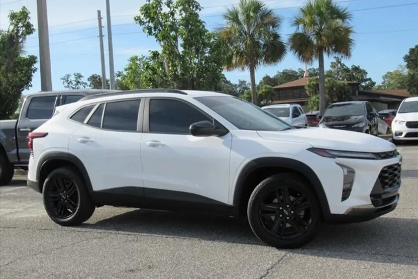 2025 Chevrolet Trax ACTIV photo 1