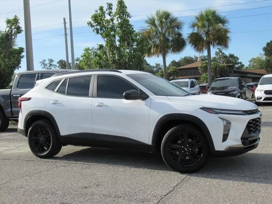 2025 Chevrolet Trax ACTIV photo 1