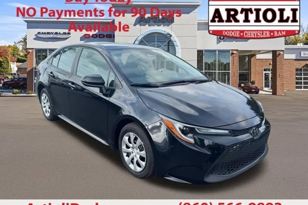2024 Toyota Corolla LE photo 1