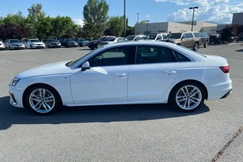 2022 Audi A4 45 S line Premium Plus photo 2