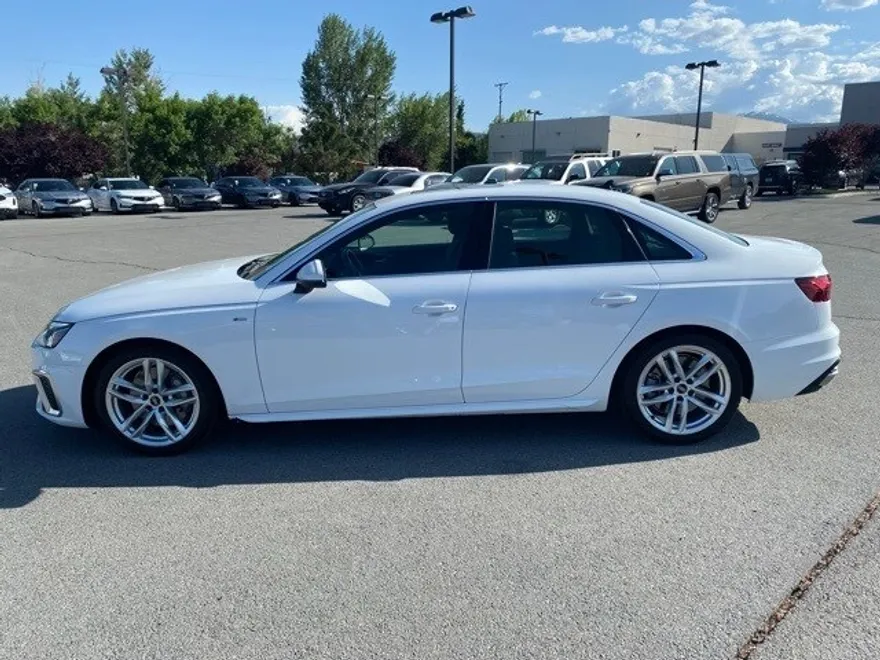 2022 Audi A4 45 S line Premium Plus photo 2
