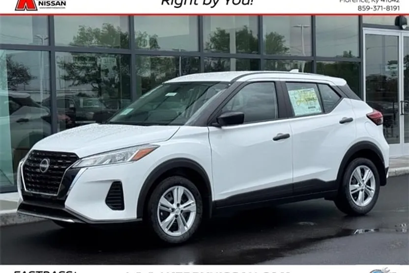 2025 Nissan Kicks Play S photo 1