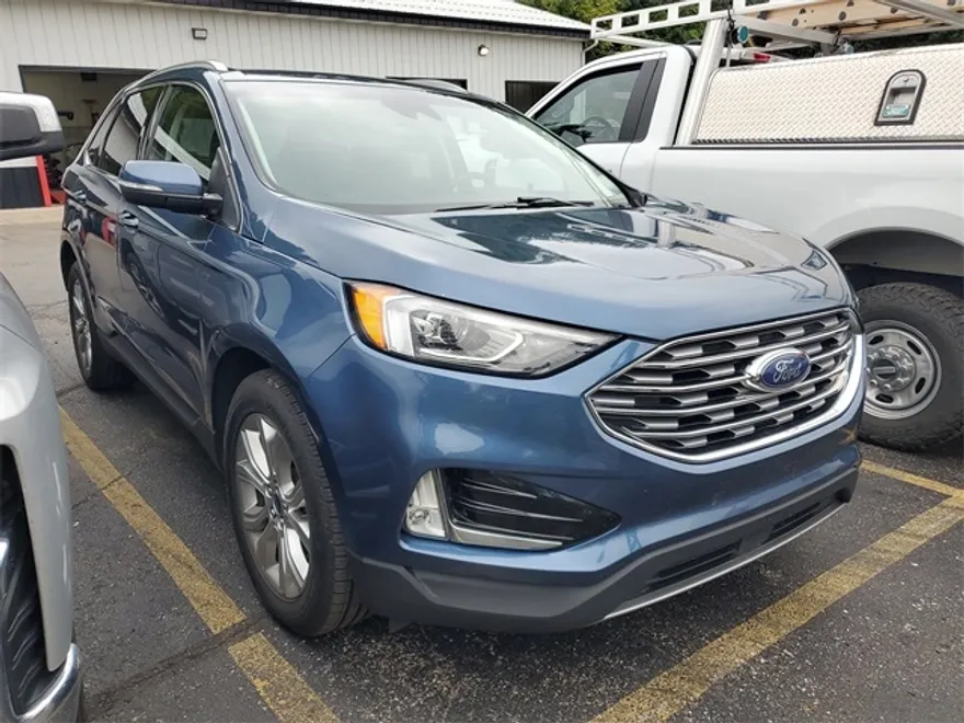 2019 Ford Edge Titanium photo 1