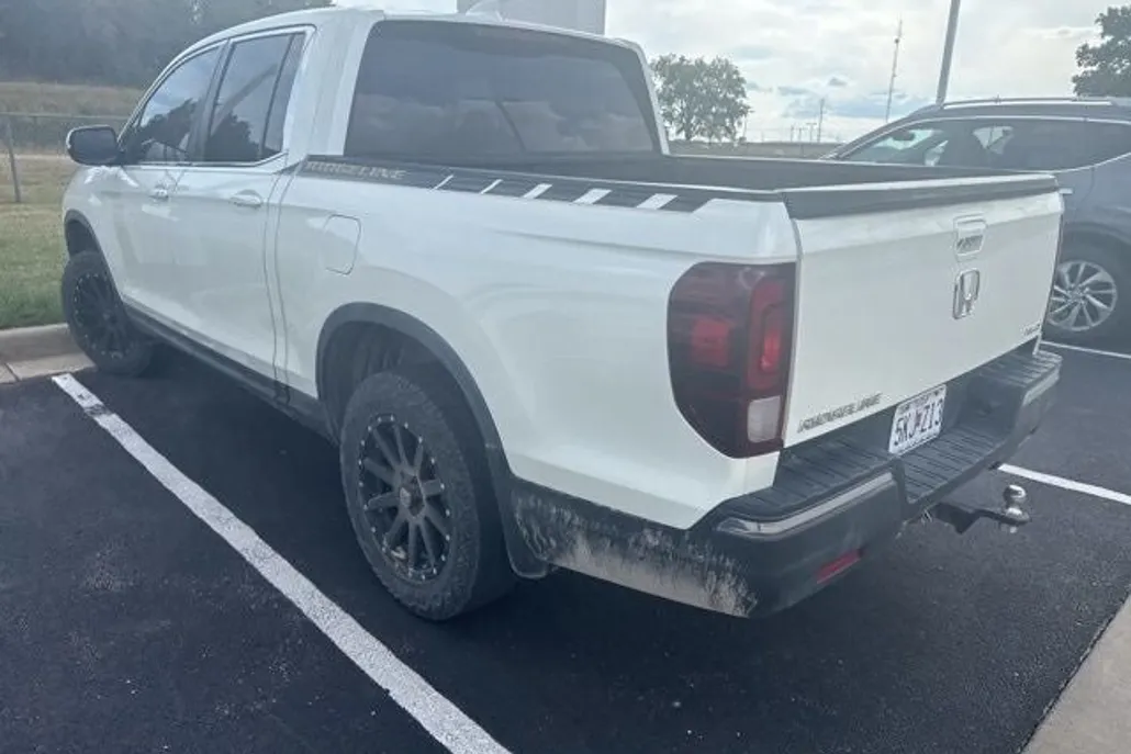 2017 Honda Ridgeline RTL photo 1