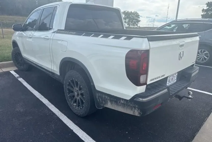 2017 Honda Ridgeline RTL photo 1