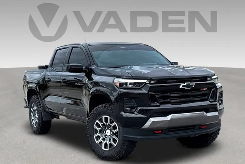 2024 Chevrolet Colorado Z71 photo 1