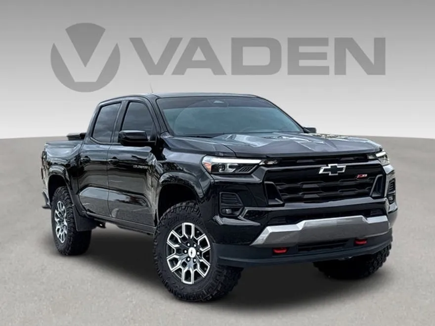 2024 Chevrolet Colorado Z71 photo 1