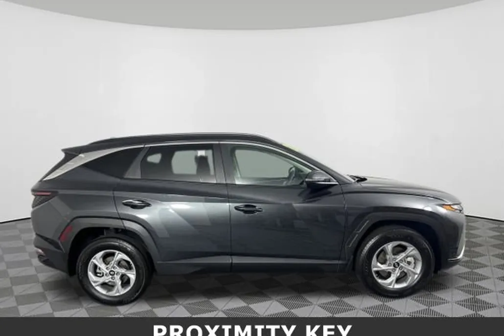 2022 Hyundai Tucson SEL photo 1