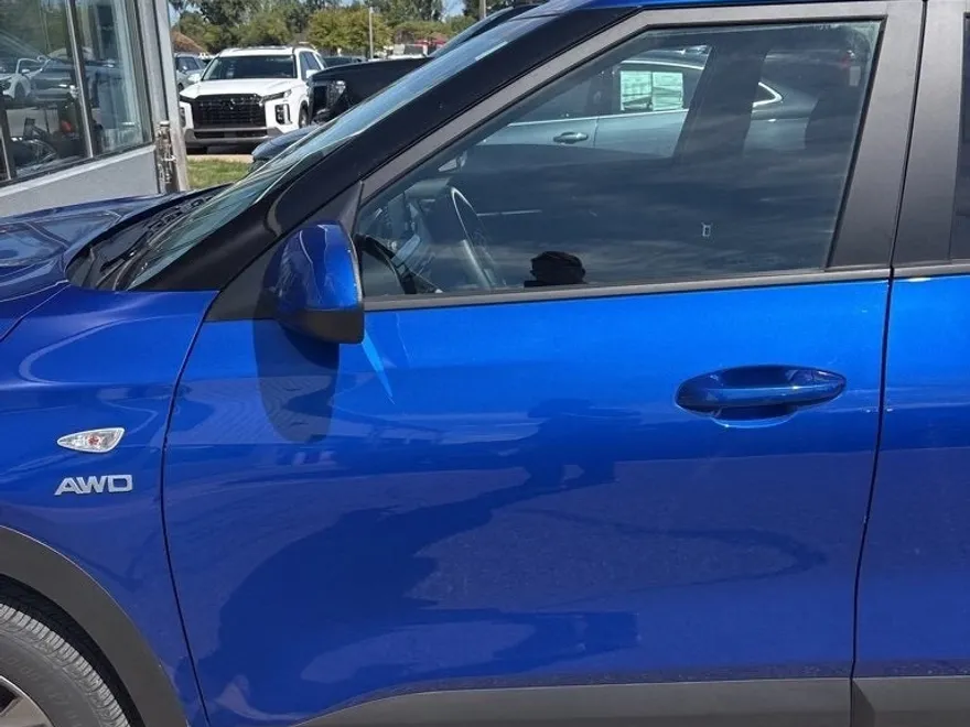 2023 Kia Seltos LX photo 1