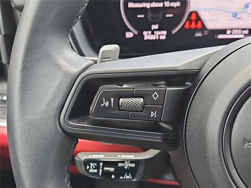 2024 Porsche Cayenne Base photo 28