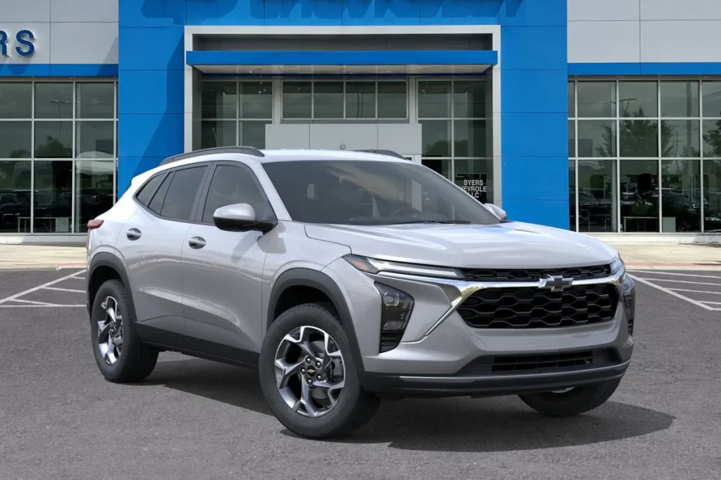 2025 Chevrolet Trax LT photo 1
