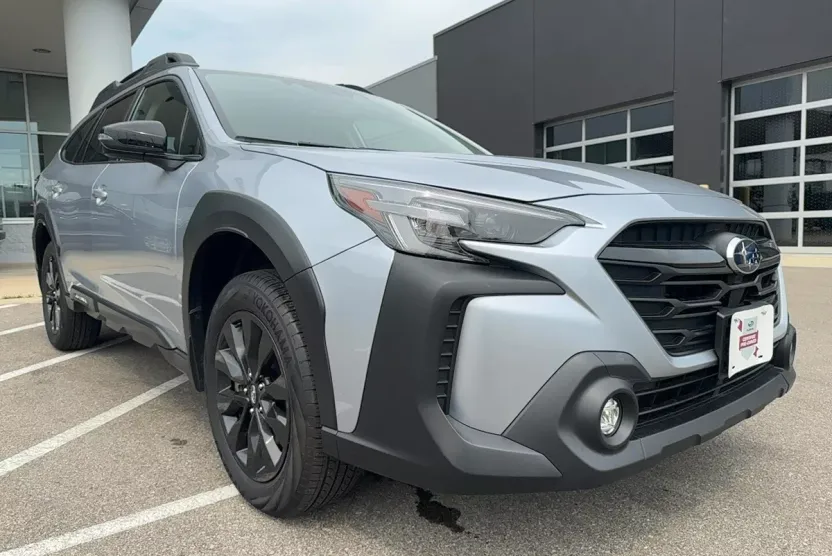 2023 Subaru Outback Onyx Edition photo 1