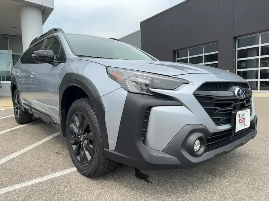 2023 Subaru Outback Onyx Edition photo 1