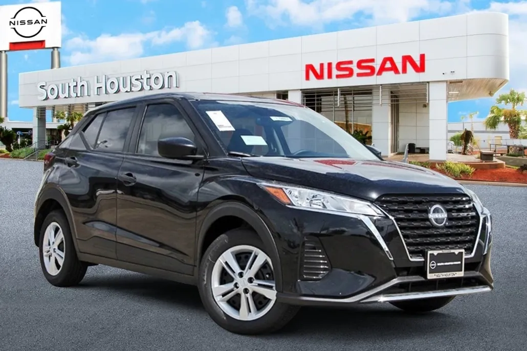2025 Nissan Kicks Play S photo 1
