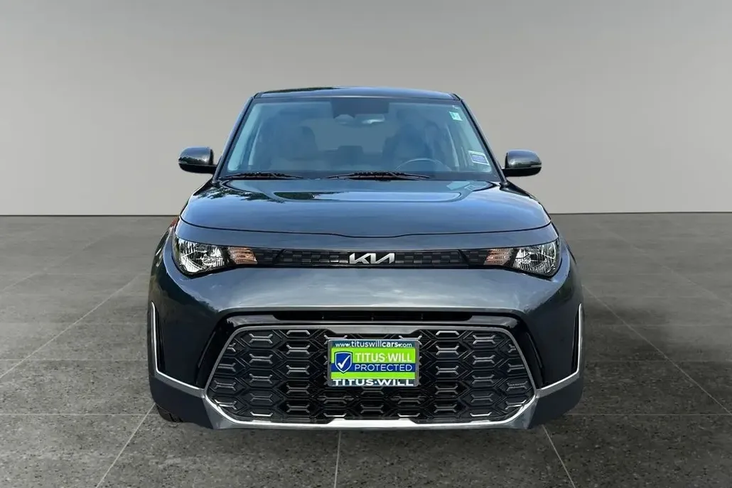 2023 Kia Soul GT-Line photo 1
