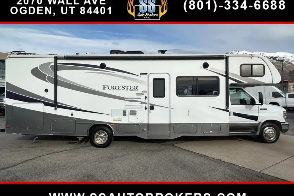 2016 Ford E-450 photo 1