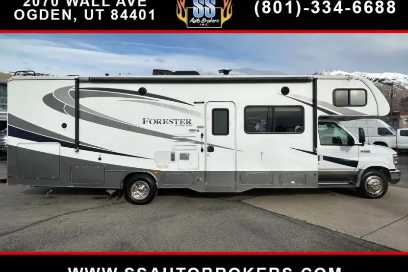2016 Ford E-450 photo 1