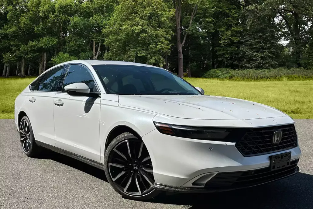 2025 Honda Accord Hybrid Touring photo 1