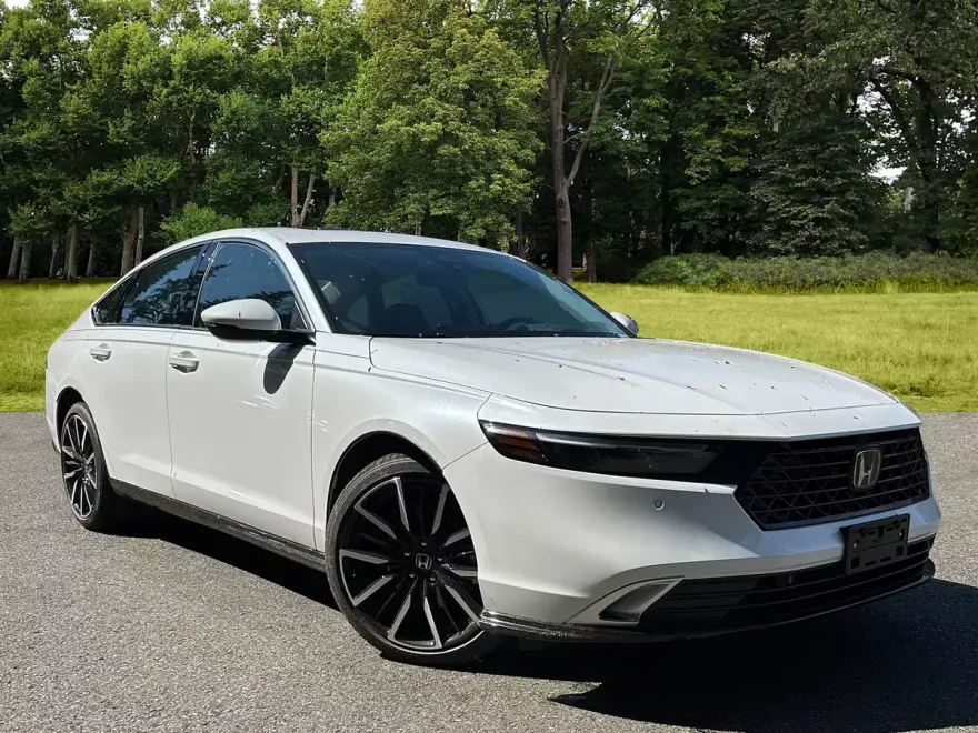 2025 Honda Accord Hybrid Touring photo 1