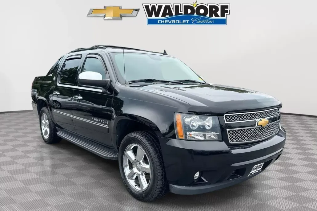 2013 Chevrolet Avalanche LTZ photo 1