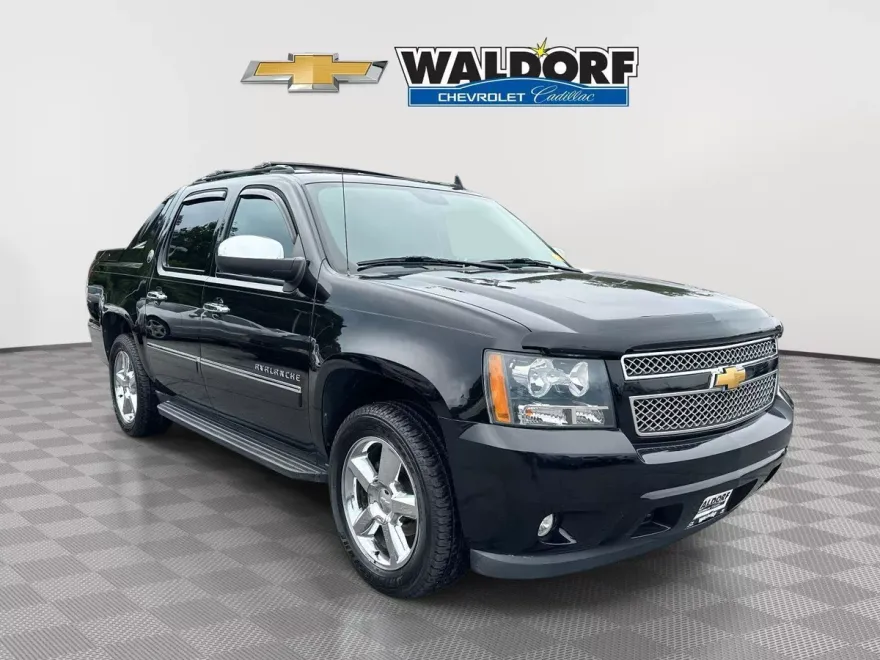 2013 Chevrolet Avalanche LTZ photo 1
