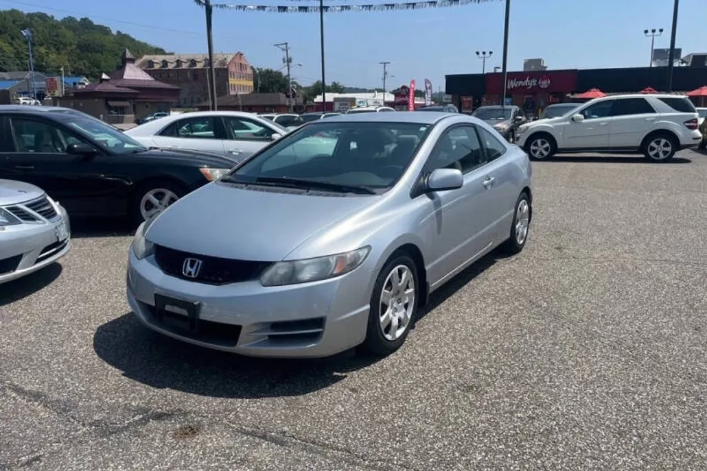 2010 Honda Civic LX photo 1