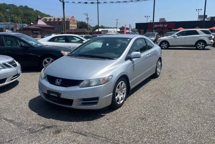 2010 Honda Civic LX photo 1
