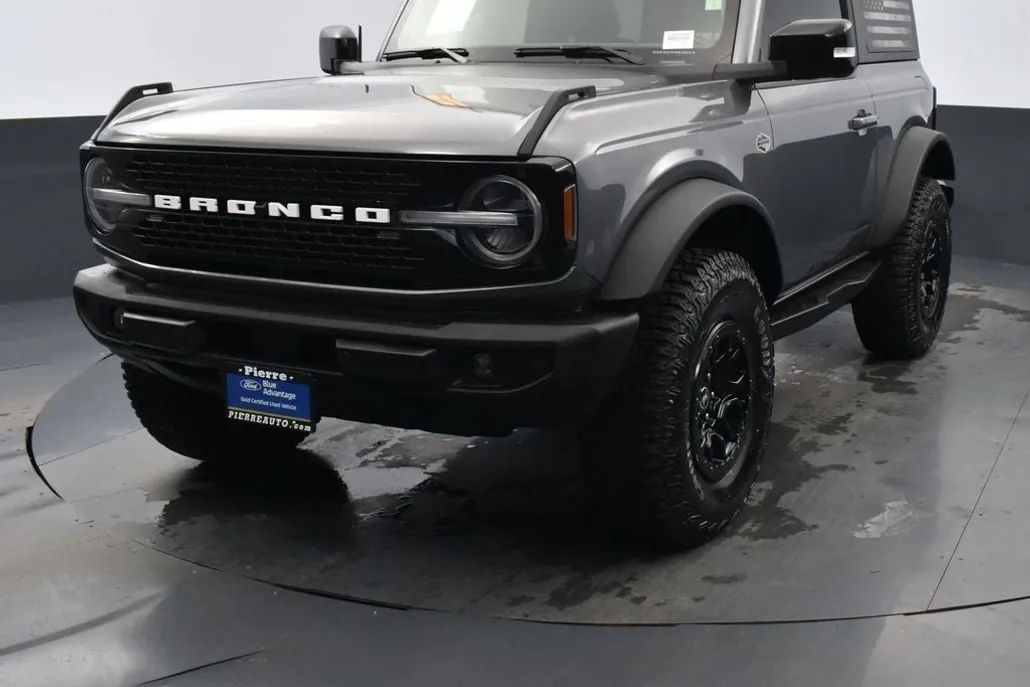 2021 Ford Bronco Base photo 1