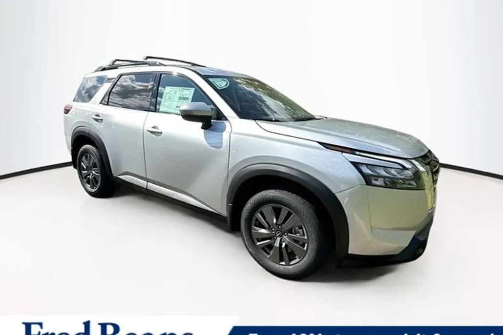 2025 Nissan Pathfinder SV photo 1