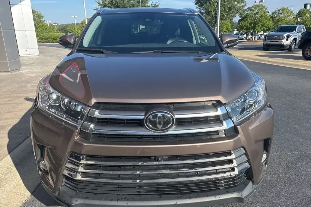 2018 Toyota Highlander Limited photo 1