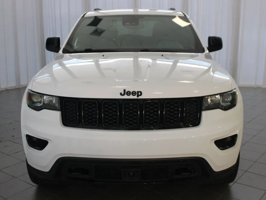 2020 Jeep Grand Cherokee Laredo photo 1