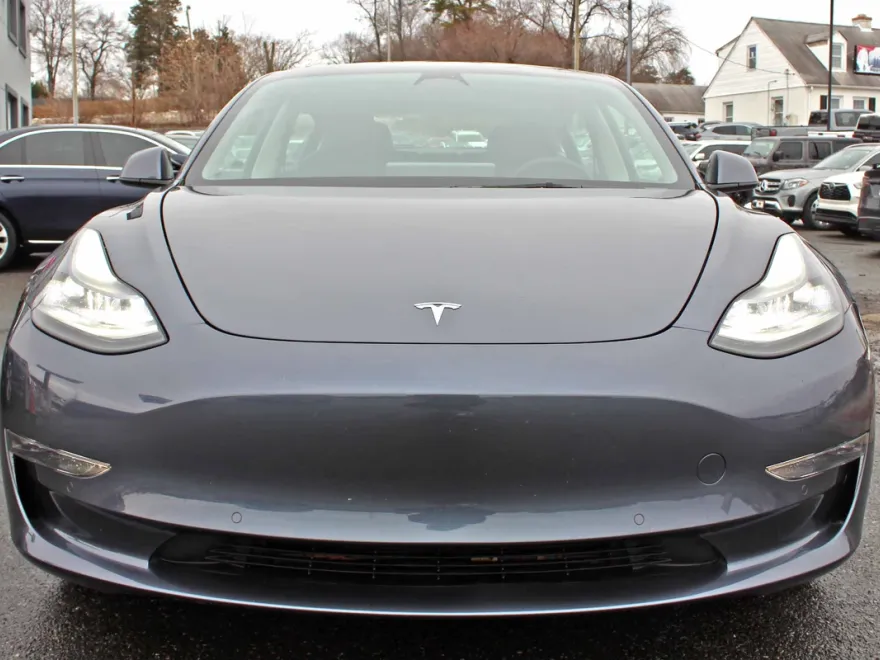 2022 Tesla Model 3 Long Range photo 2