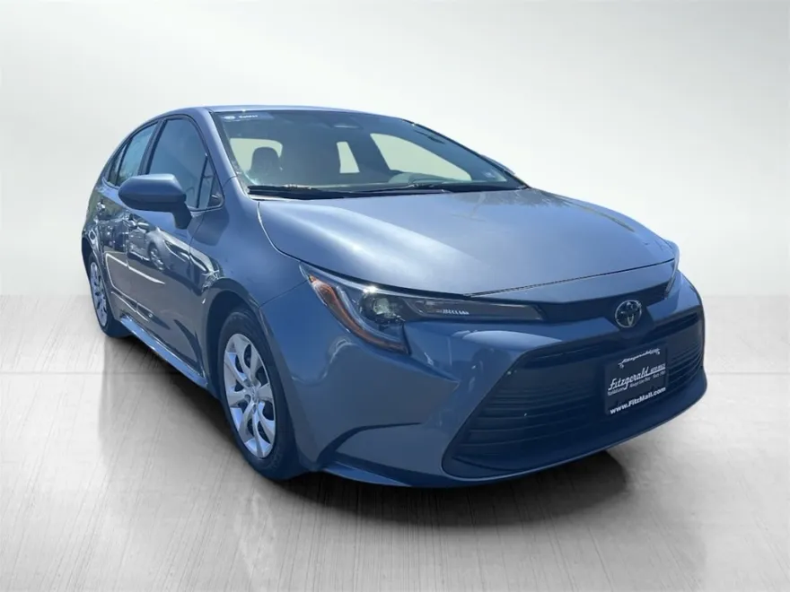 2024 Toyota Corolla LE photo 1