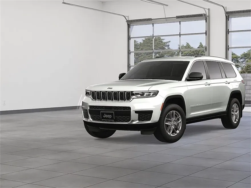 2025 Jeep Grand Cherokee Laredo photo 1