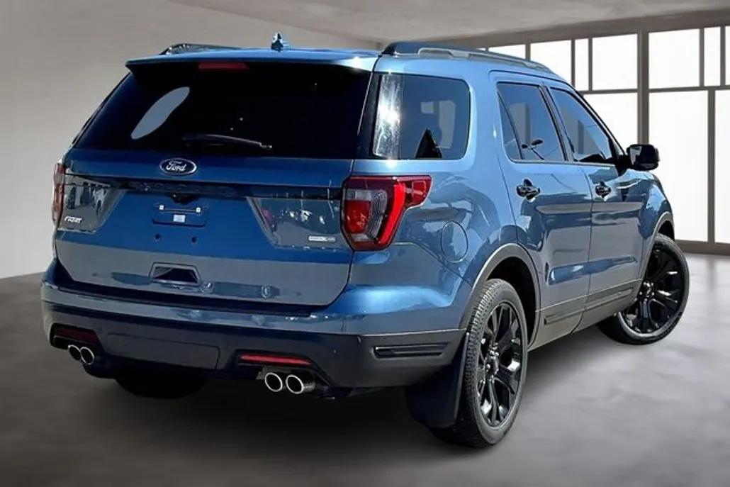 2019 Ford Explorer Sport photo 1