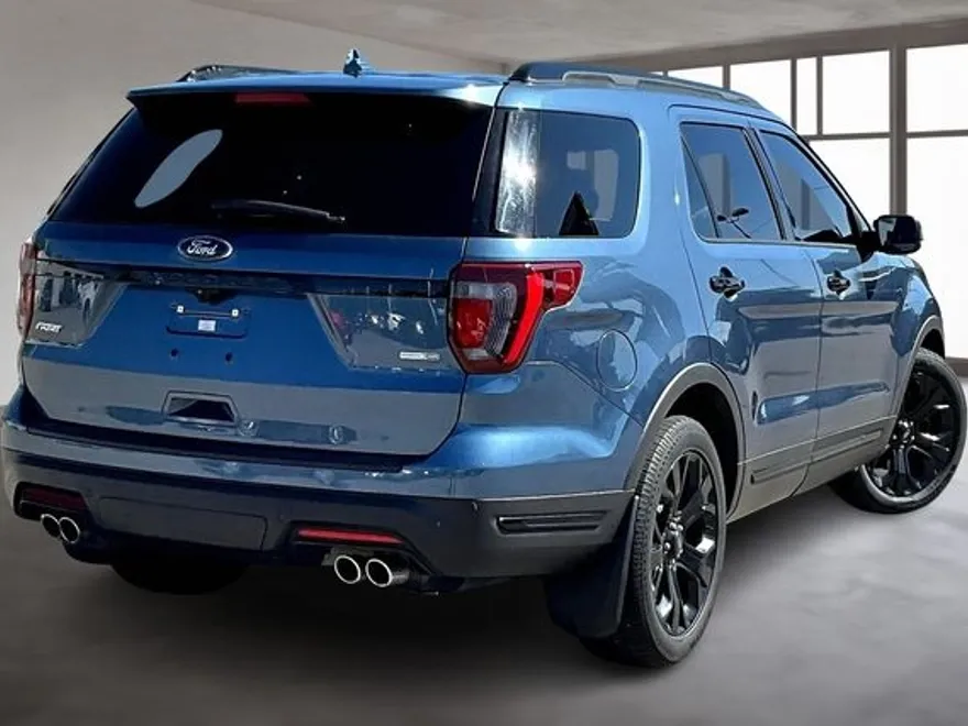 2019 Ford Explorer Sport photo 1