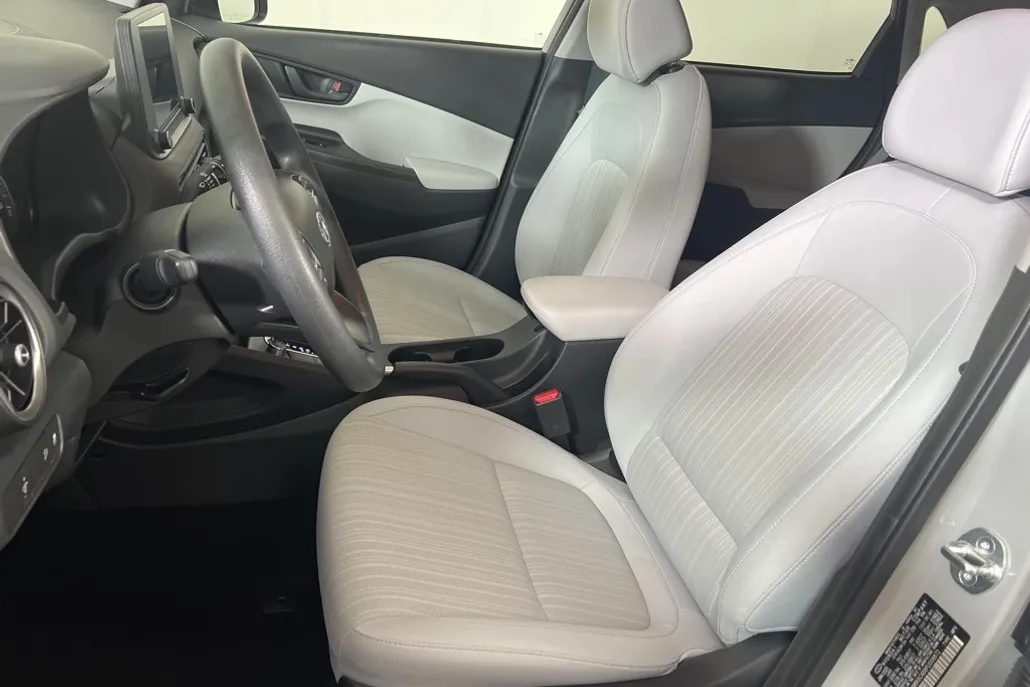 2023 Hyundai Kona SEL photo 1