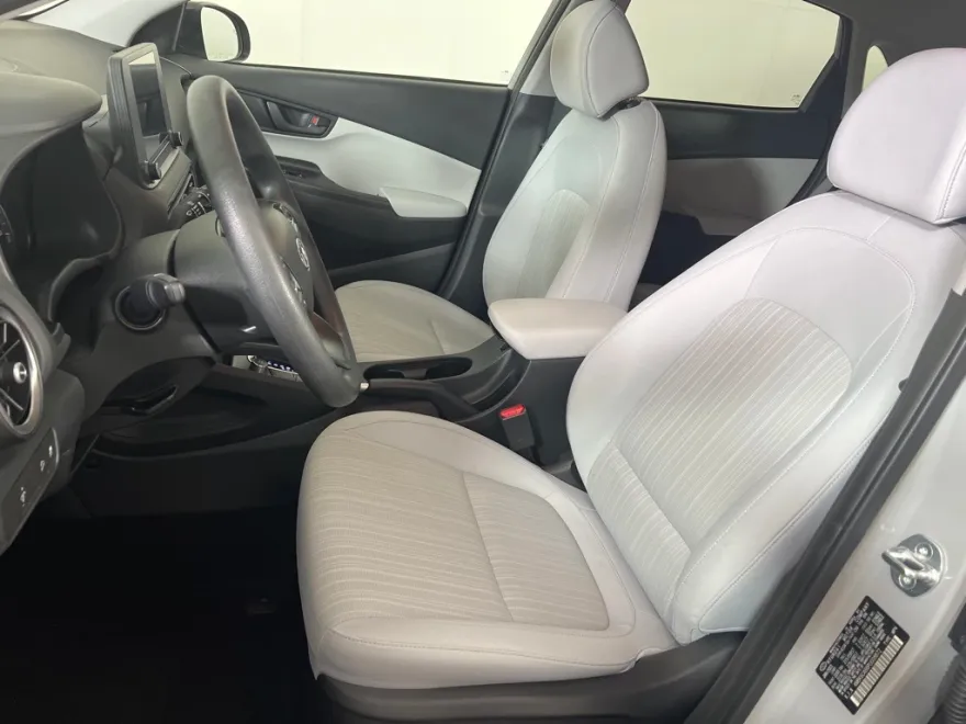 2023 Hyundai Kona SEL photo 1