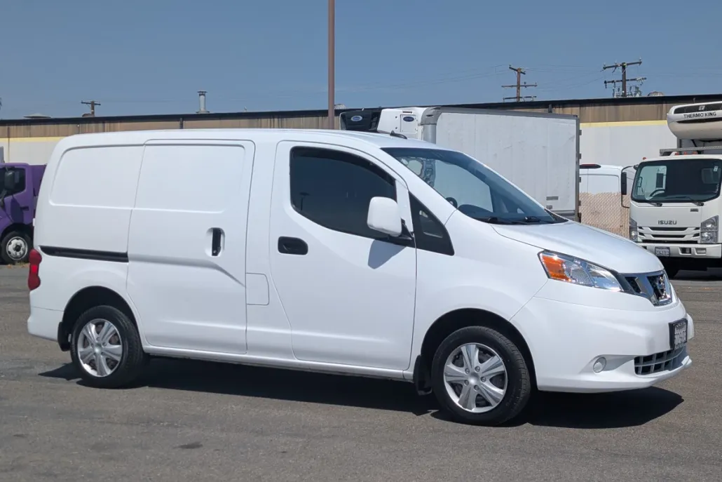 2020 Nissan NV200 SV photo 1