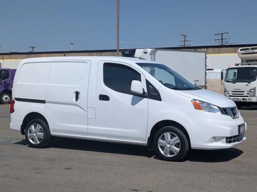 2020 Nissan NV200 SV photo 1