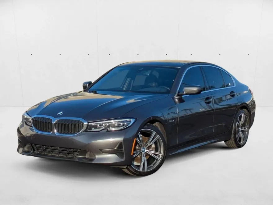 2022 Bmw 330e 3-Series photo 1