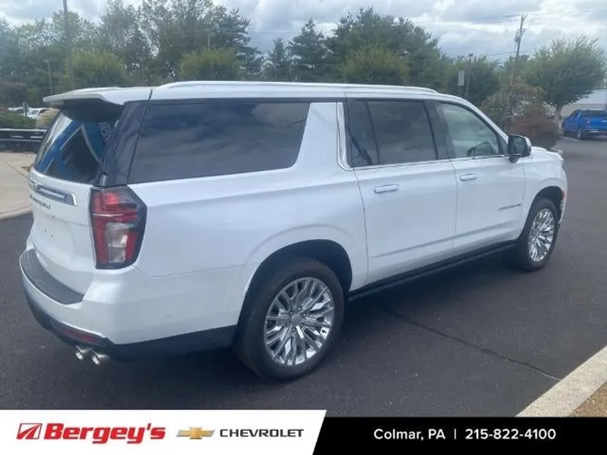 2024 Chevrolet Suburban High Country photo 1