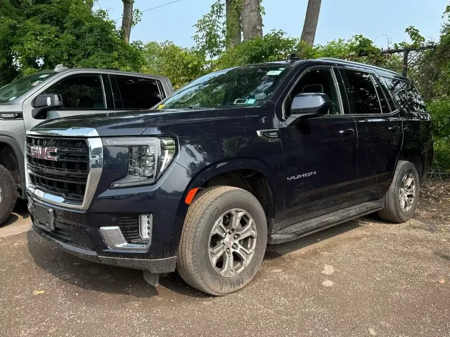2022 Gmc Yukon SLE photo 1