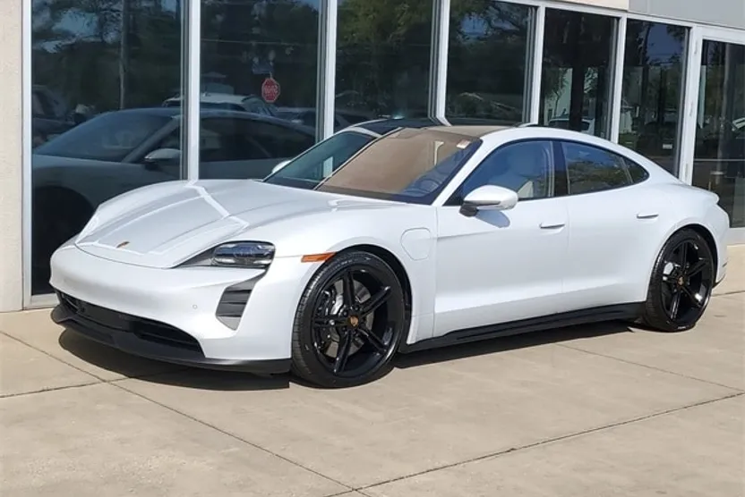 2024 Porsche Taycan GTS photo 1